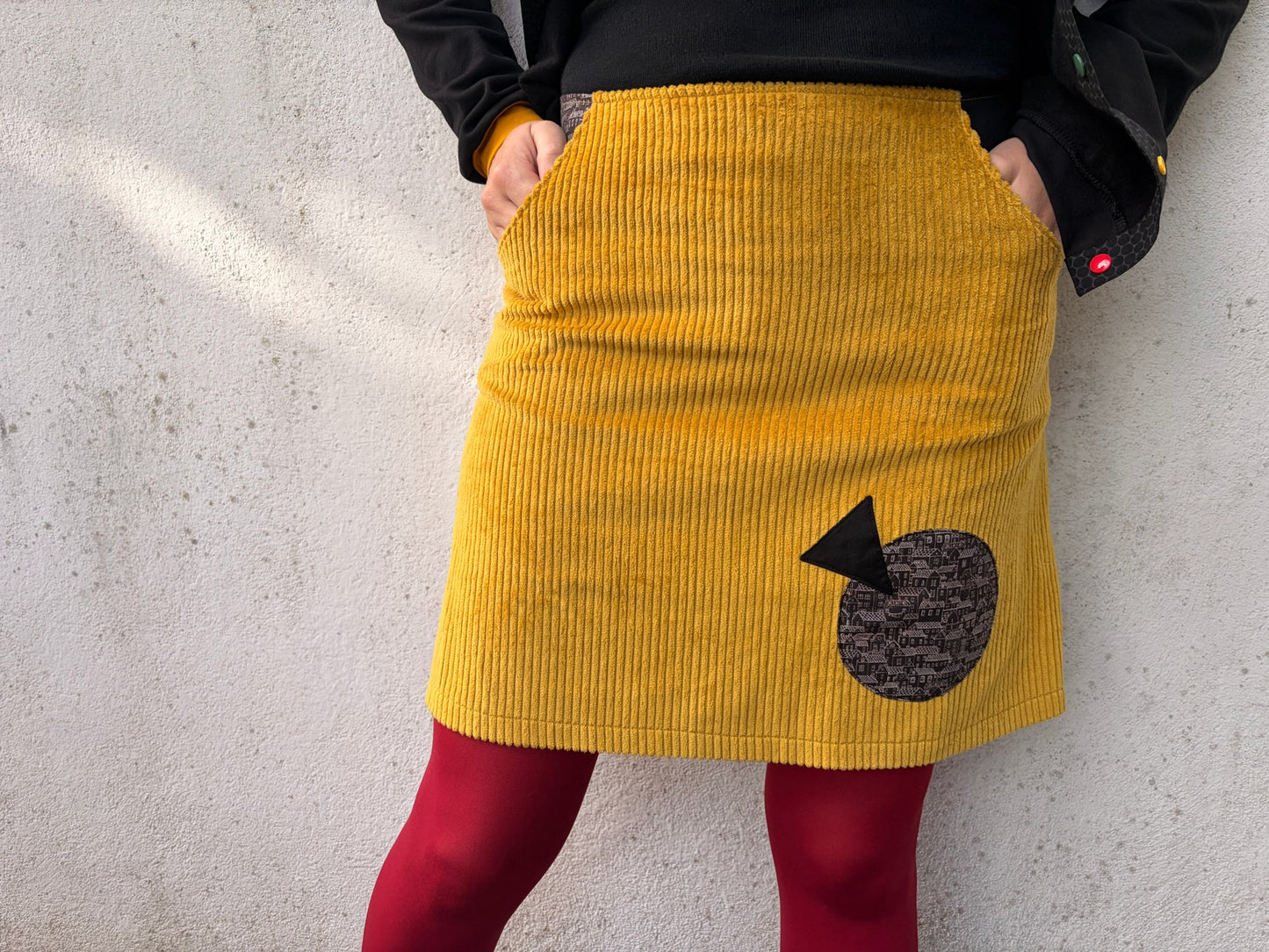 Jupe en velours côtelé jaune et noir