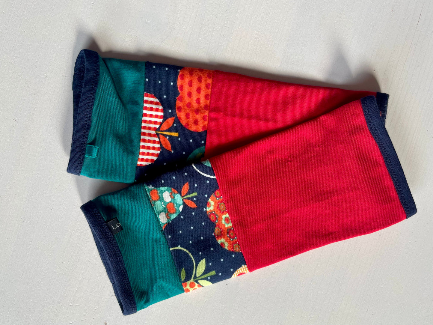 Mitaines en jersey à motifs pommes rétro