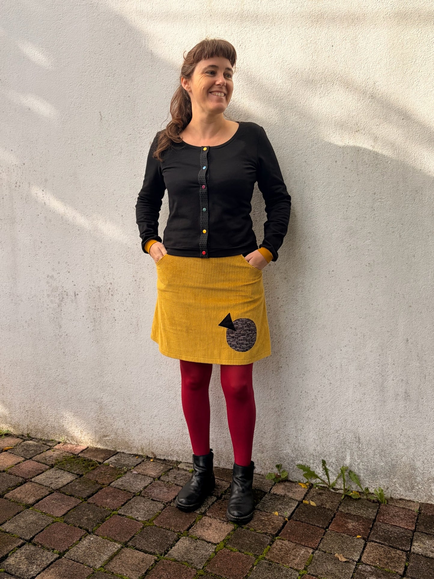 Jupe en velours côtelé jaune et noir