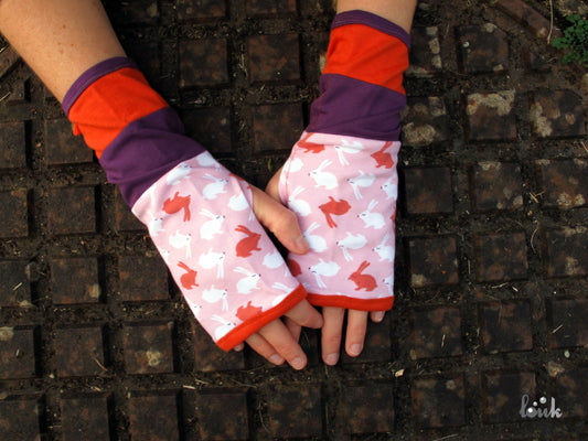 Mitaines en jersey avec des lapins