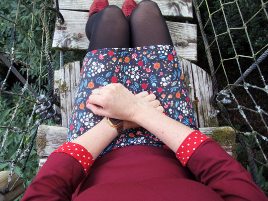 Robe en jersey et coton rouge foncé et champignons