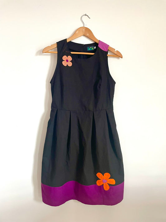 Robe tulipe sans manche noir et fleurs violet, orange