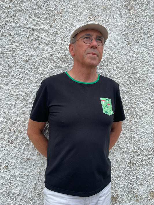 T-shirt homme en coton noir et motif champignons